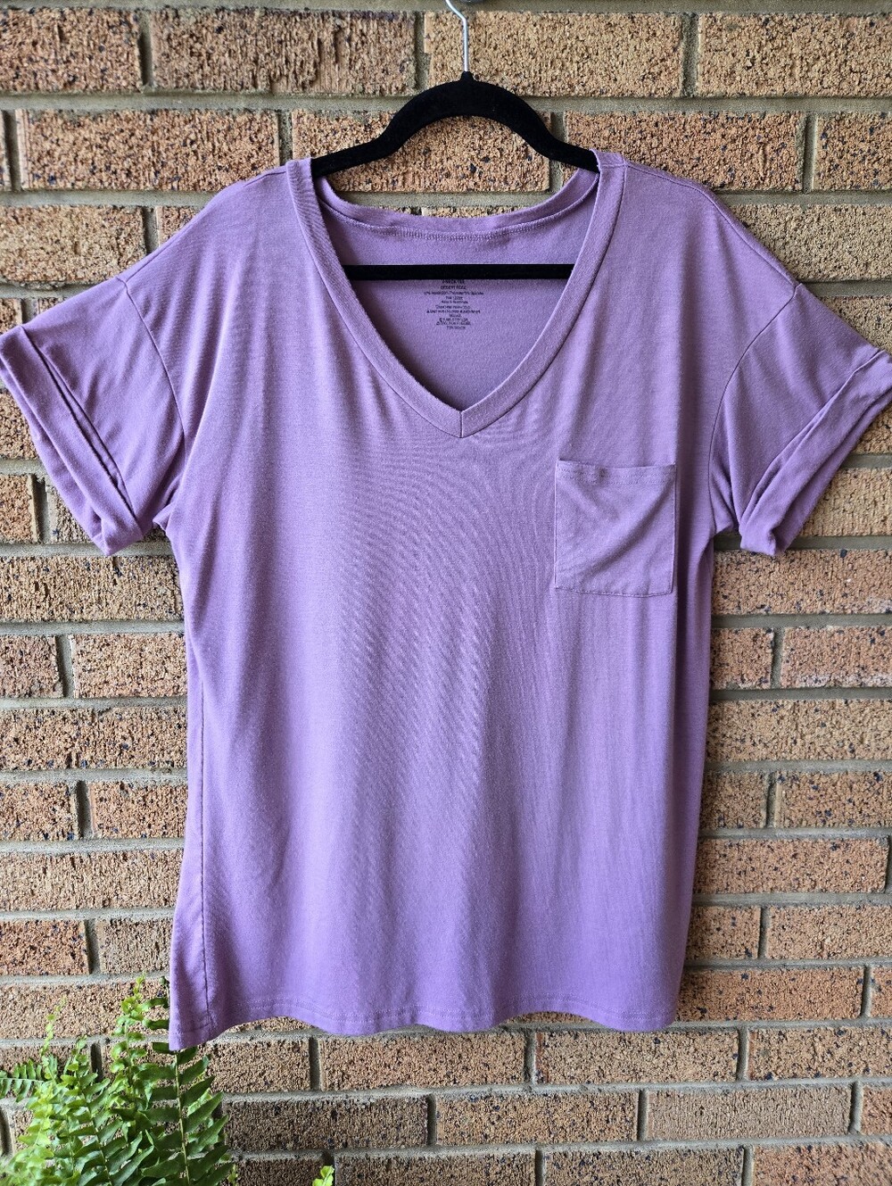 Desert rose V-Neck Pocket Women's Tee - Classic Everyday Top 🩷